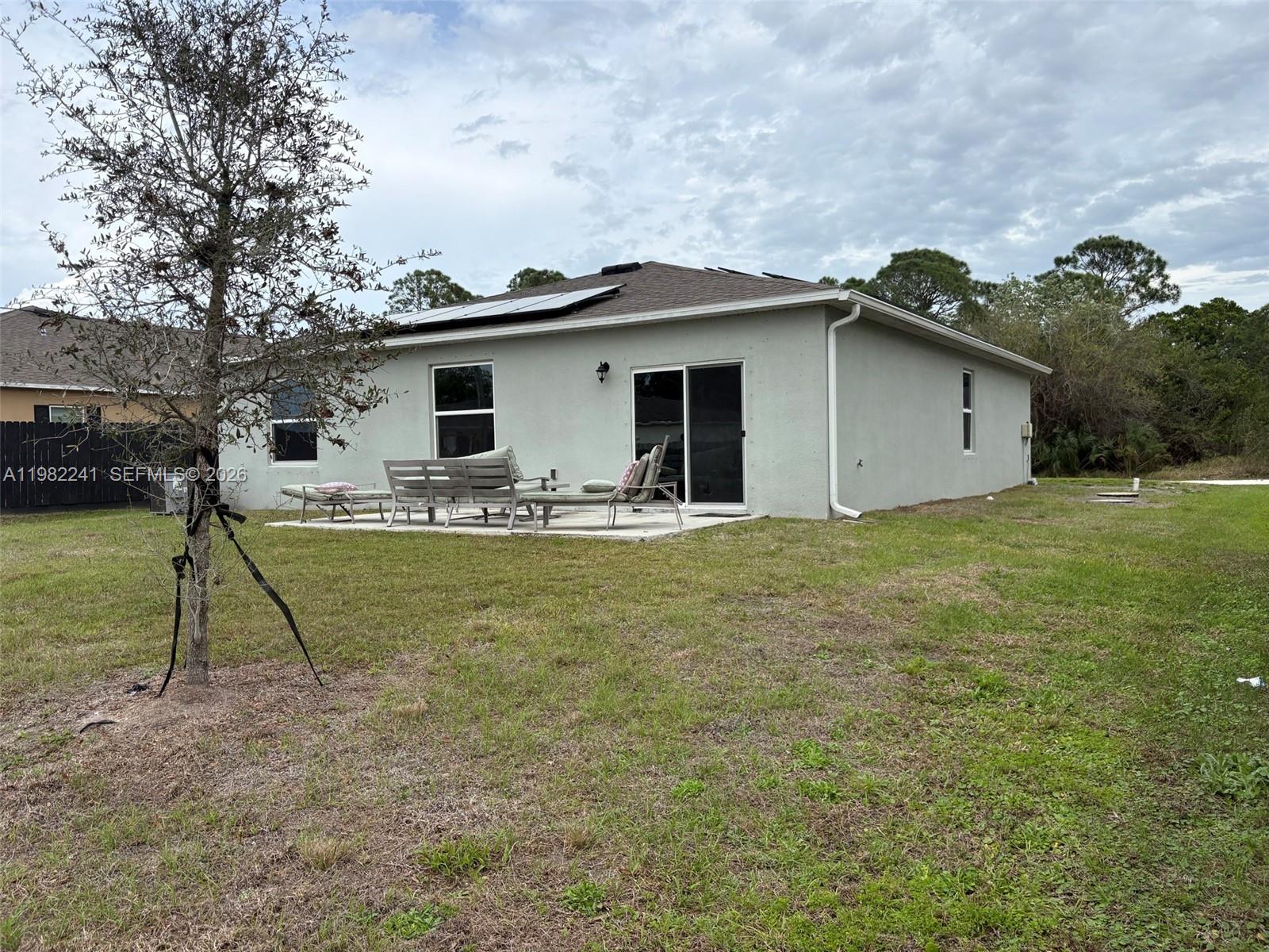 VERO LAKE ESTATES UNIT F - Residential