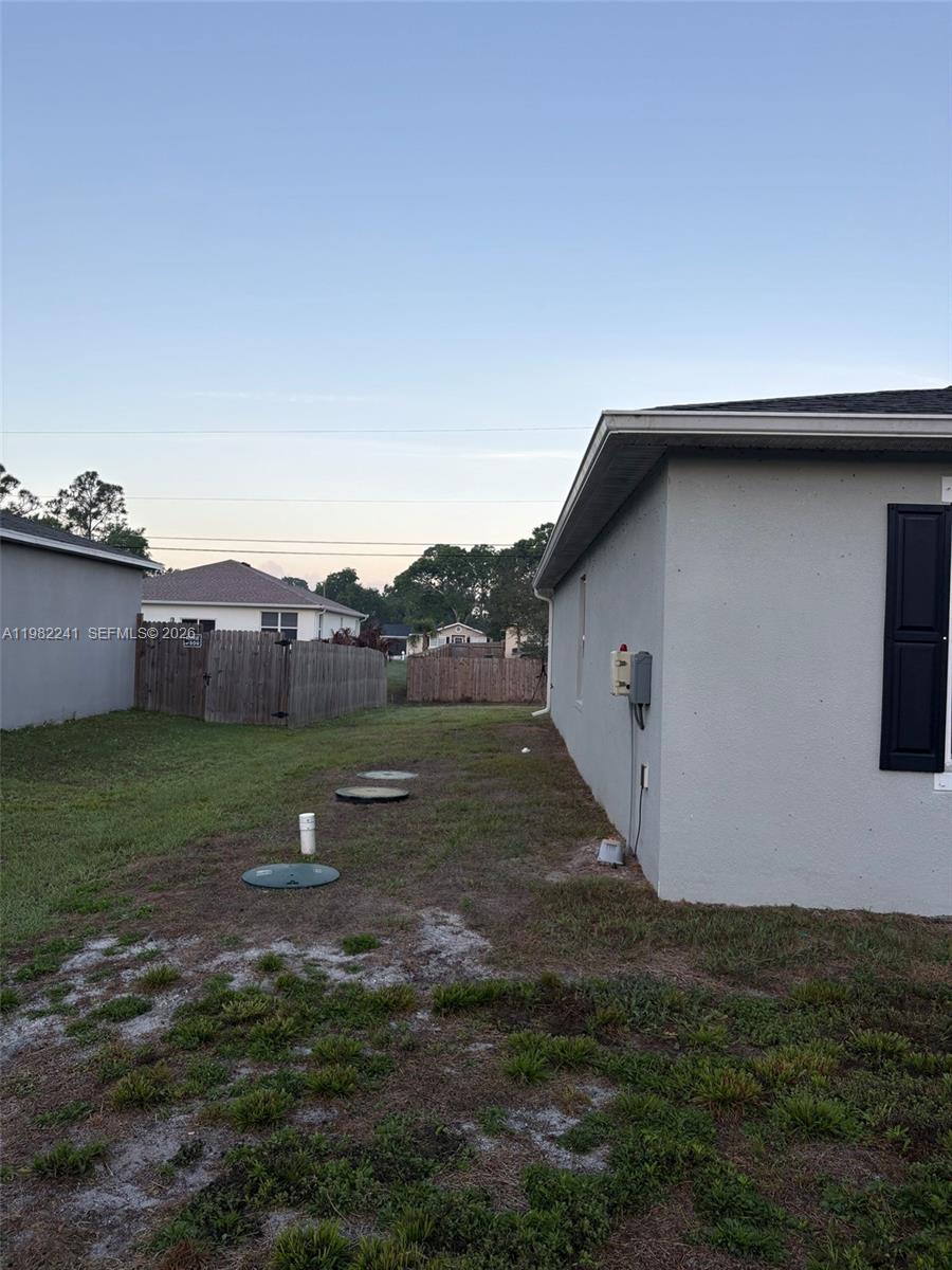 VERO LAKE ESTATES UNIT F - Residential