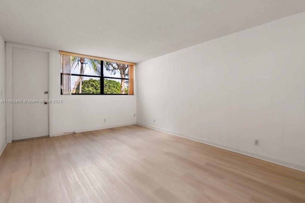 C C APTS AT BONAVENTURE 3 - Residential Lease