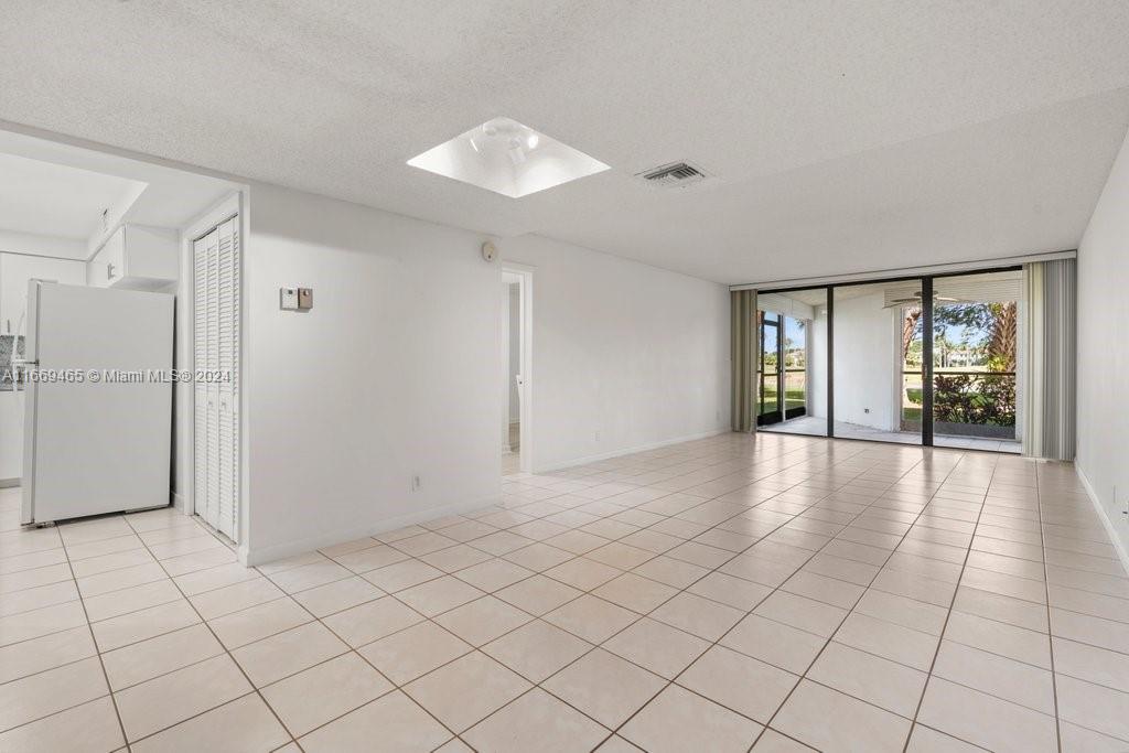 C C APTS AT BONAVENTURE 3 - Residential Lease