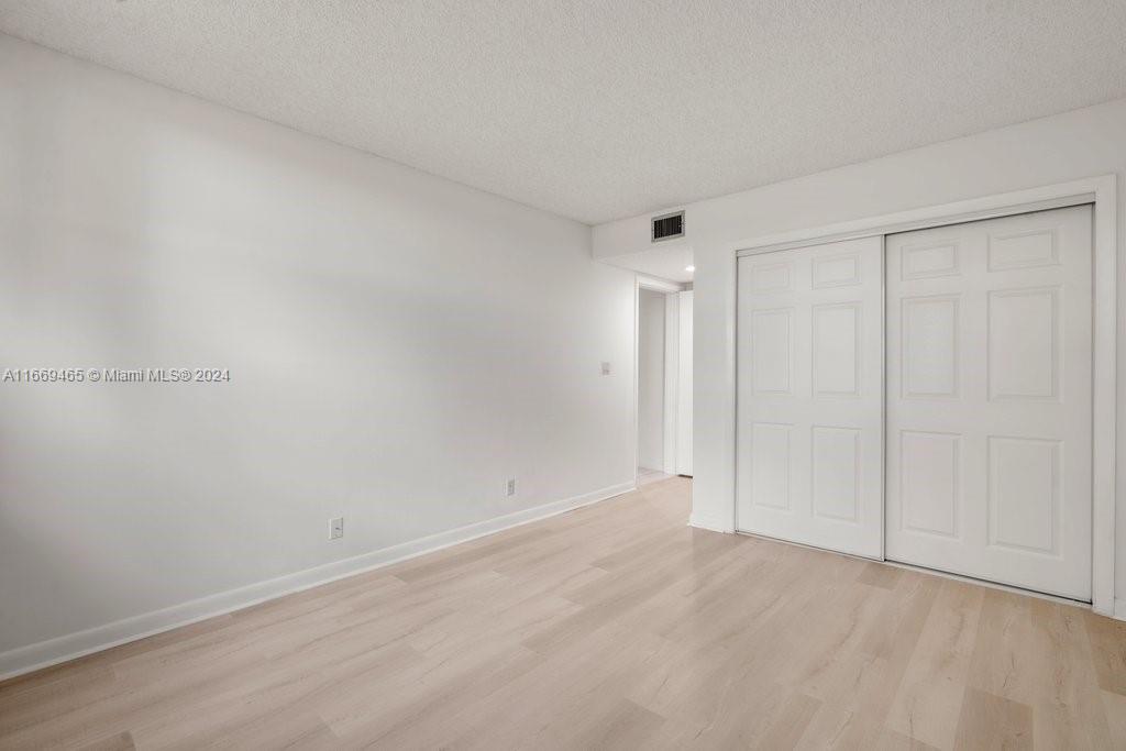 C C APTS AT BONAVENTURE 3 - Residential Lease