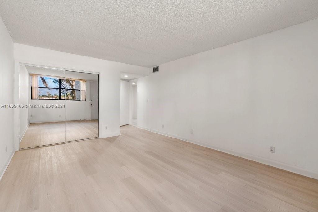 C C APTS AT BONAVENTURE 3 - Residential Lease
