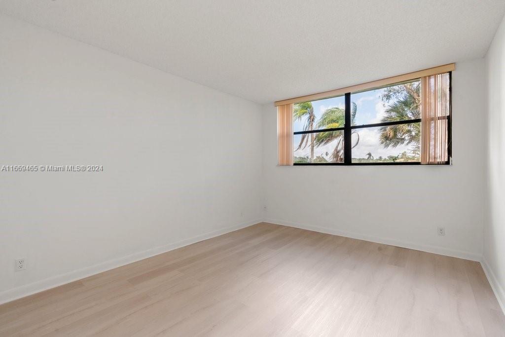 C C APTS AT BONAVENTURE 3 - Residential Lease