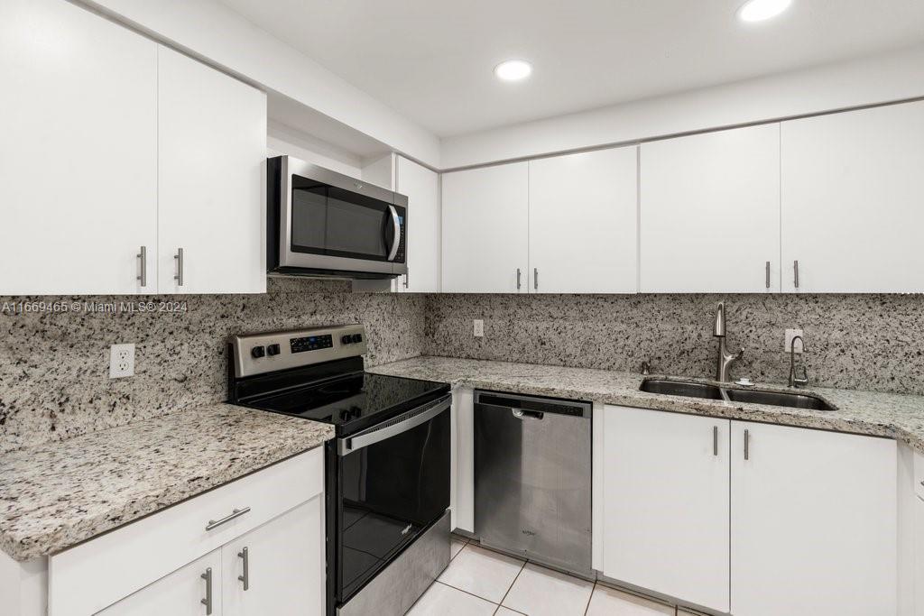 C C APTS AT BONAVENTURE 3 - Residential Lease
