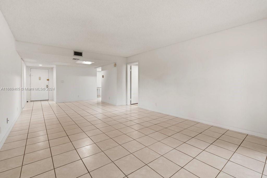 C C APTS AT BONAVENTURE 3 - Residential Lease