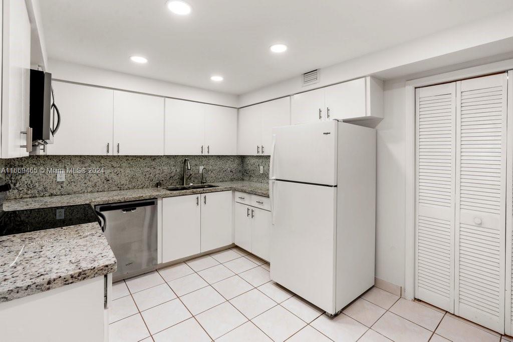 C C APTS AT BONAVENTURE 3 - Residential Lease