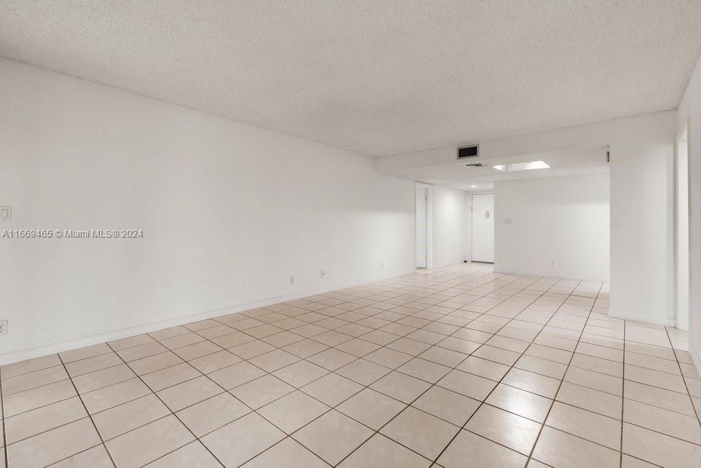 C C APTS AT BONAVENTURE 3 - Residential Lease