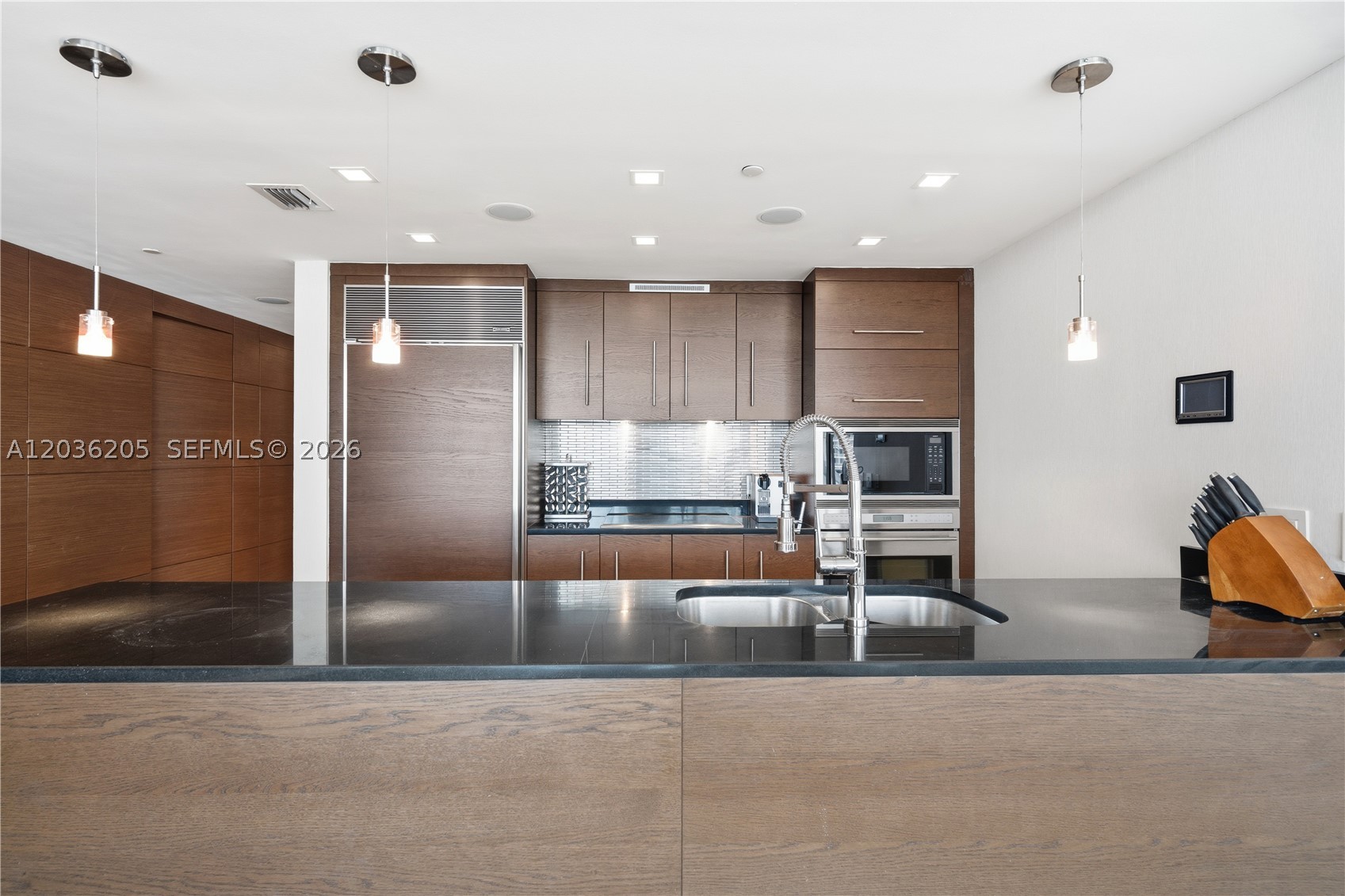 ICONBRICKELL CONDO NO 1 - Residential