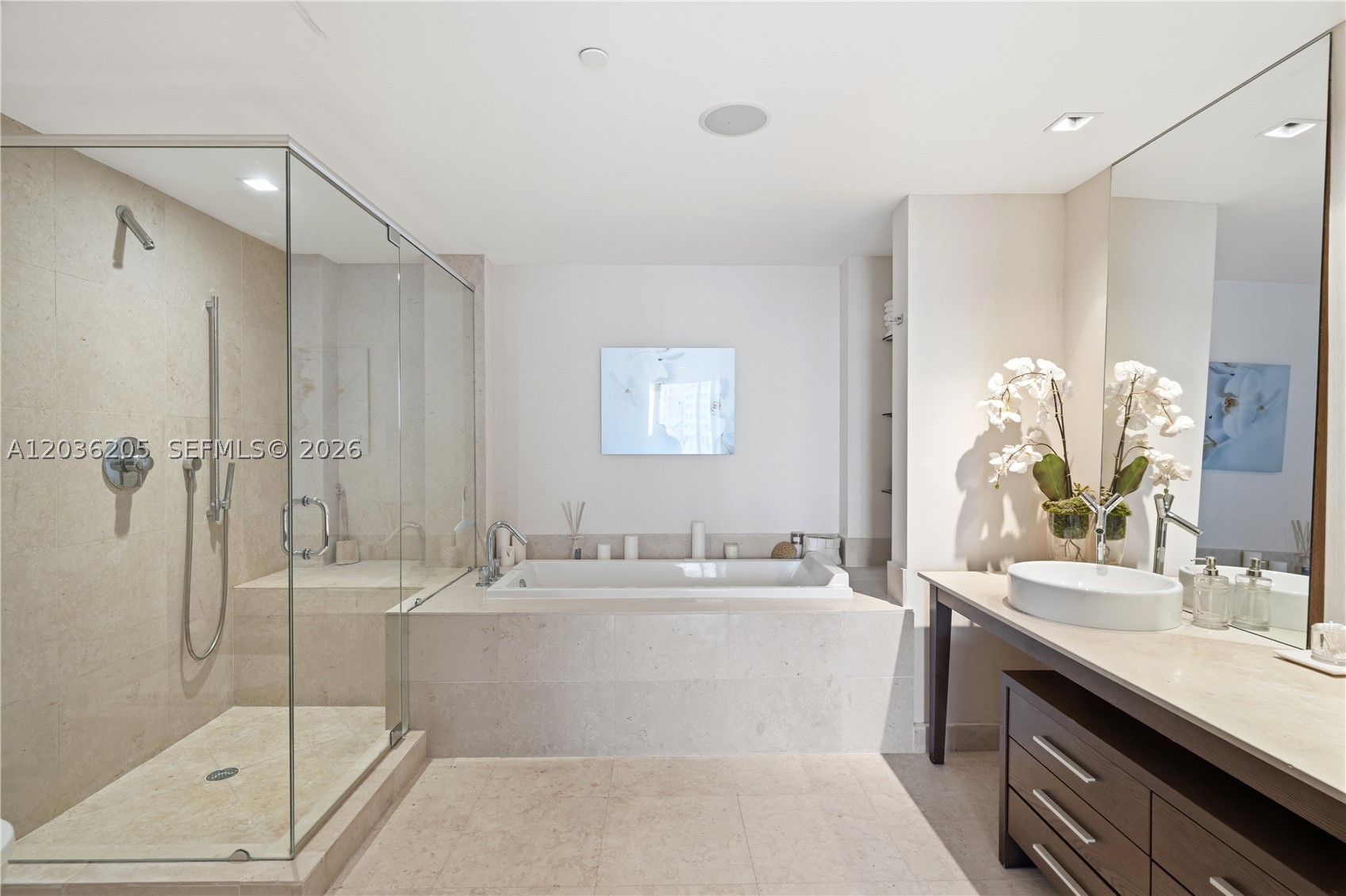 ICONBRICKELL CONDO NO 1 - Residential