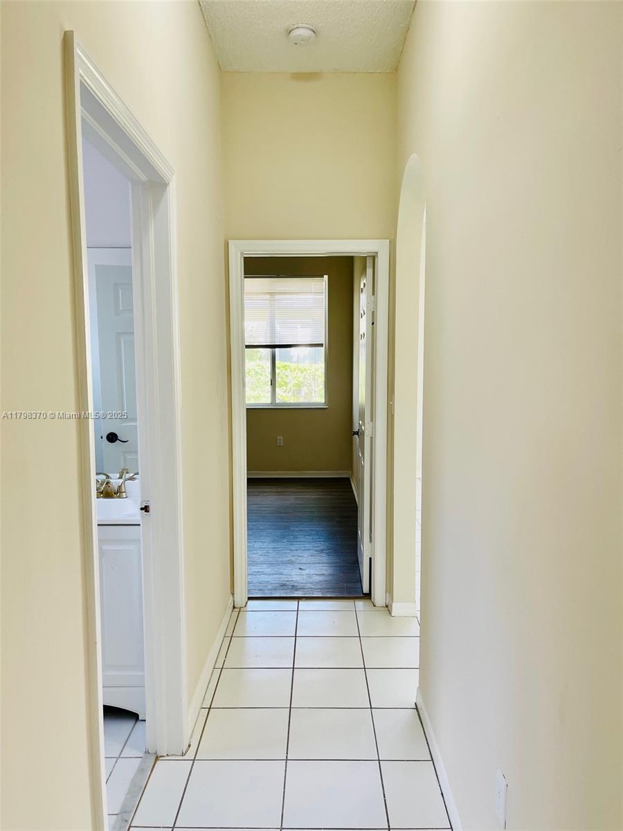 KEYS-GATE NO 1 - Residential Lease
