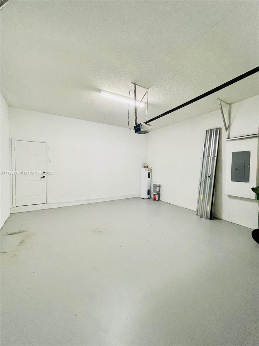 KEYS-GATE NO 1 - Residential Lease