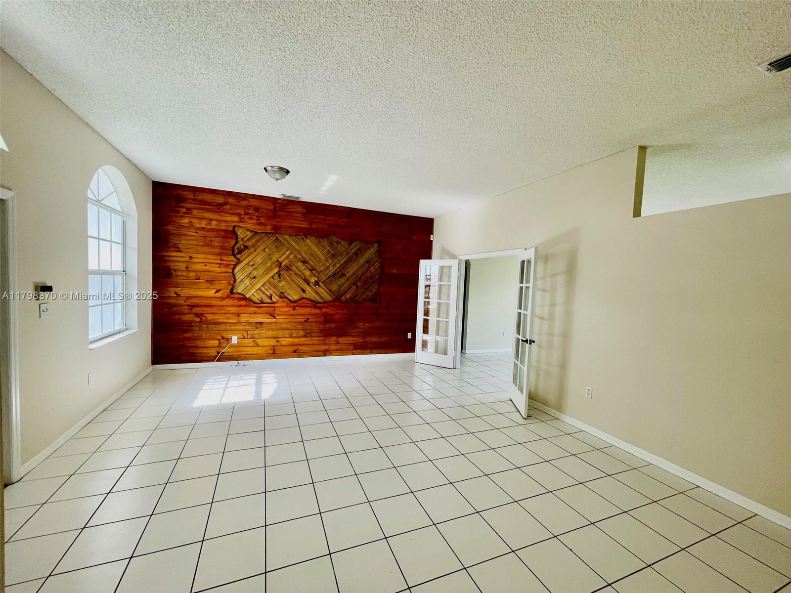 KEYS-GATE NO 1 - Residential Lease