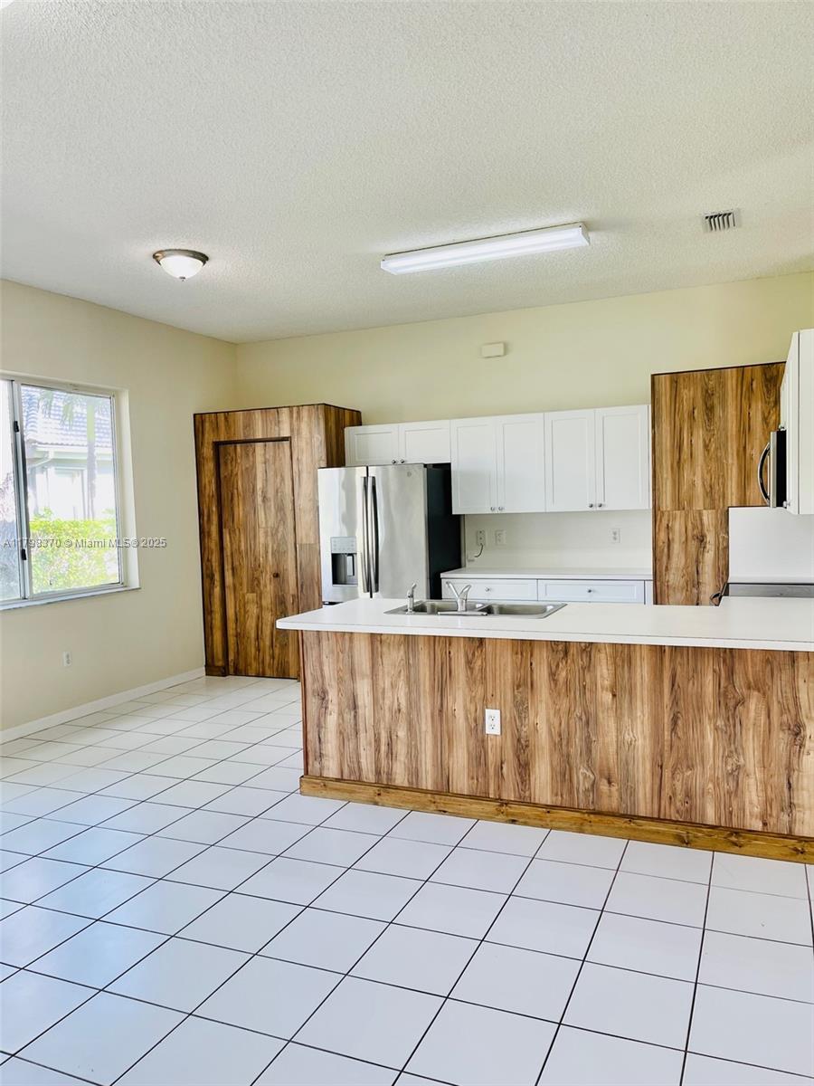 KEYS-GATE NO 1 - Residential Lease
