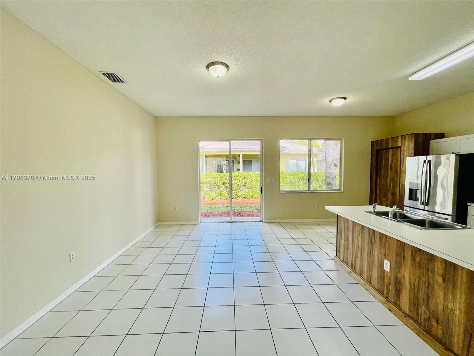 KEYS-GATE NO 1 - Residential Lease