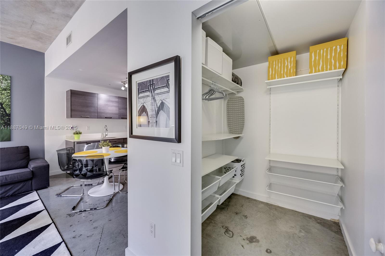 CENTRO CONDO - Residential
