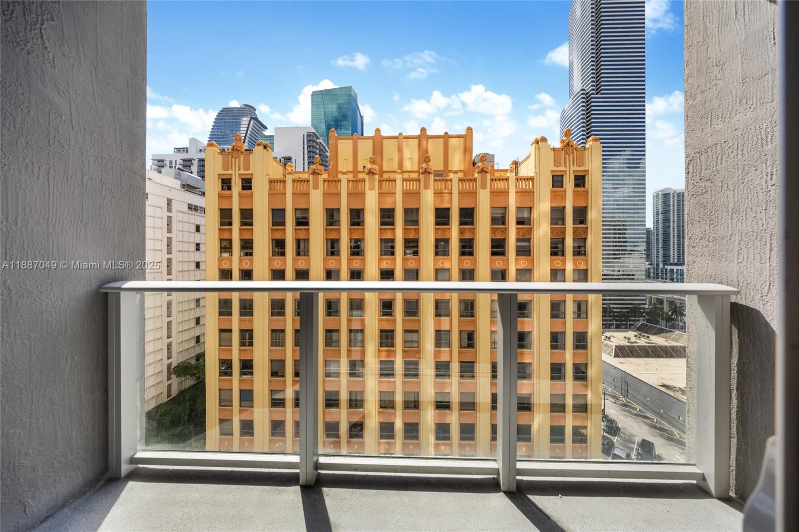 CENTRO CONDO - Residential