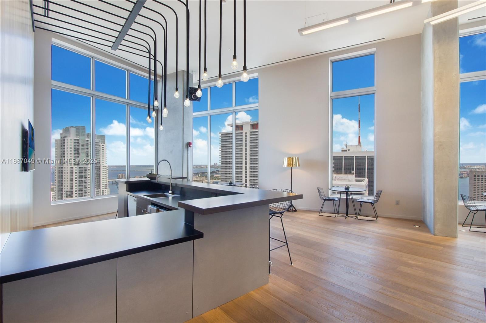 CENTRO CONDO - Residential