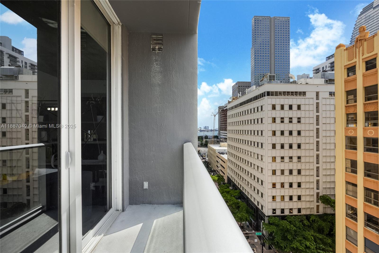 CENTRO CONDO - Residential