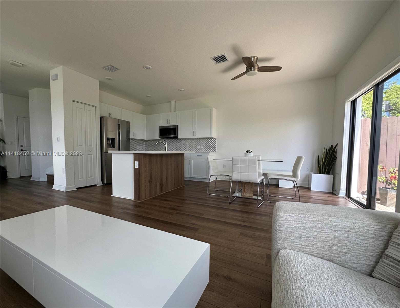 VIA VENTURA NEIGHBORHOOD - Residential