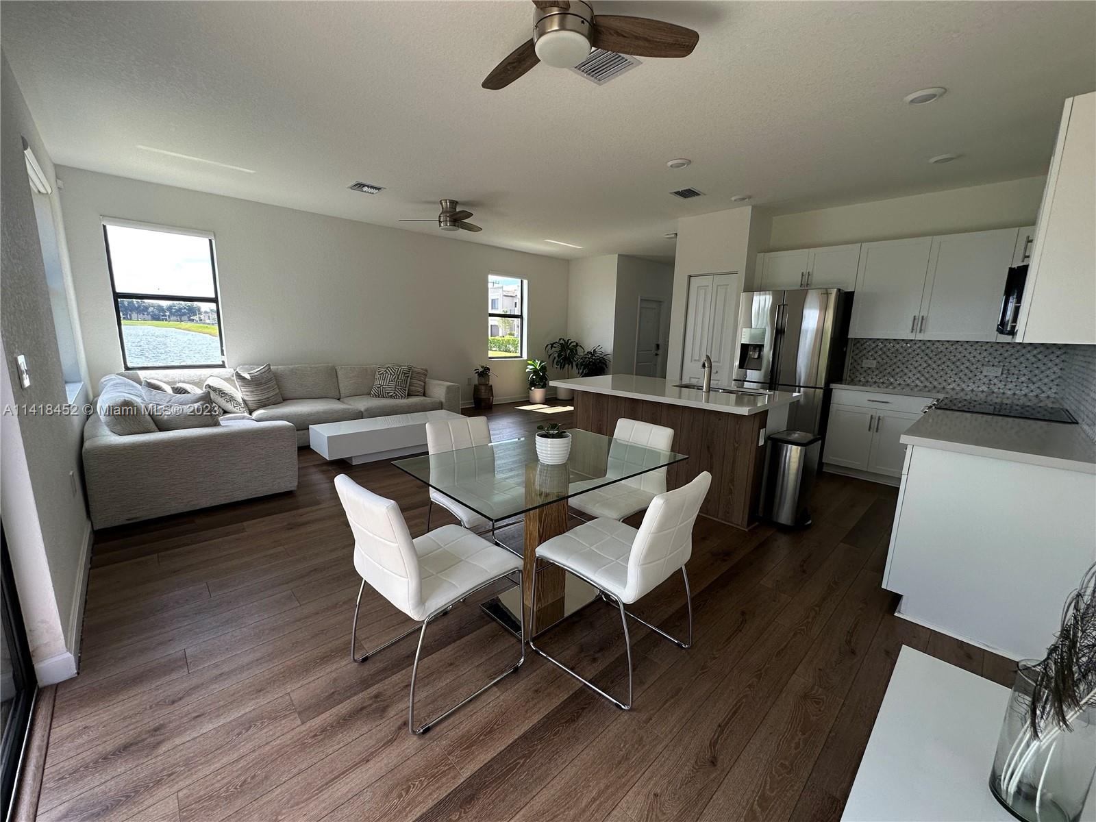VIA VENTURA NEIGHBORHOOD - Residential