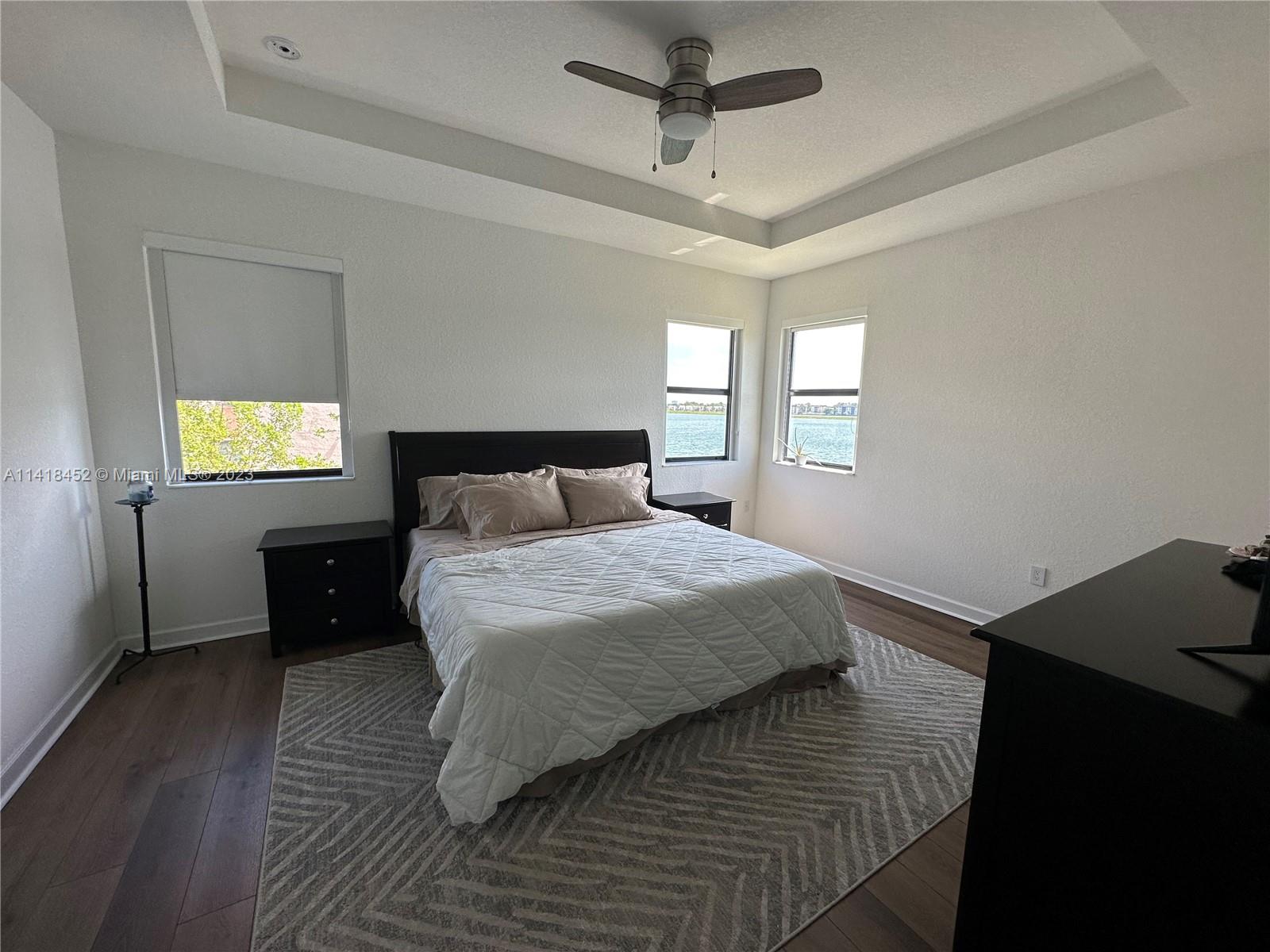 VIA VENTURA NEIGHBORHOOD - Residential