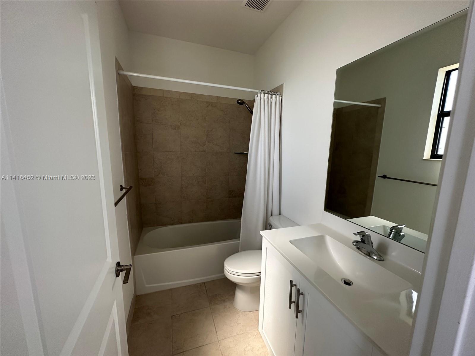 VIA VENTURA NEIGHBORHOOD - Residential