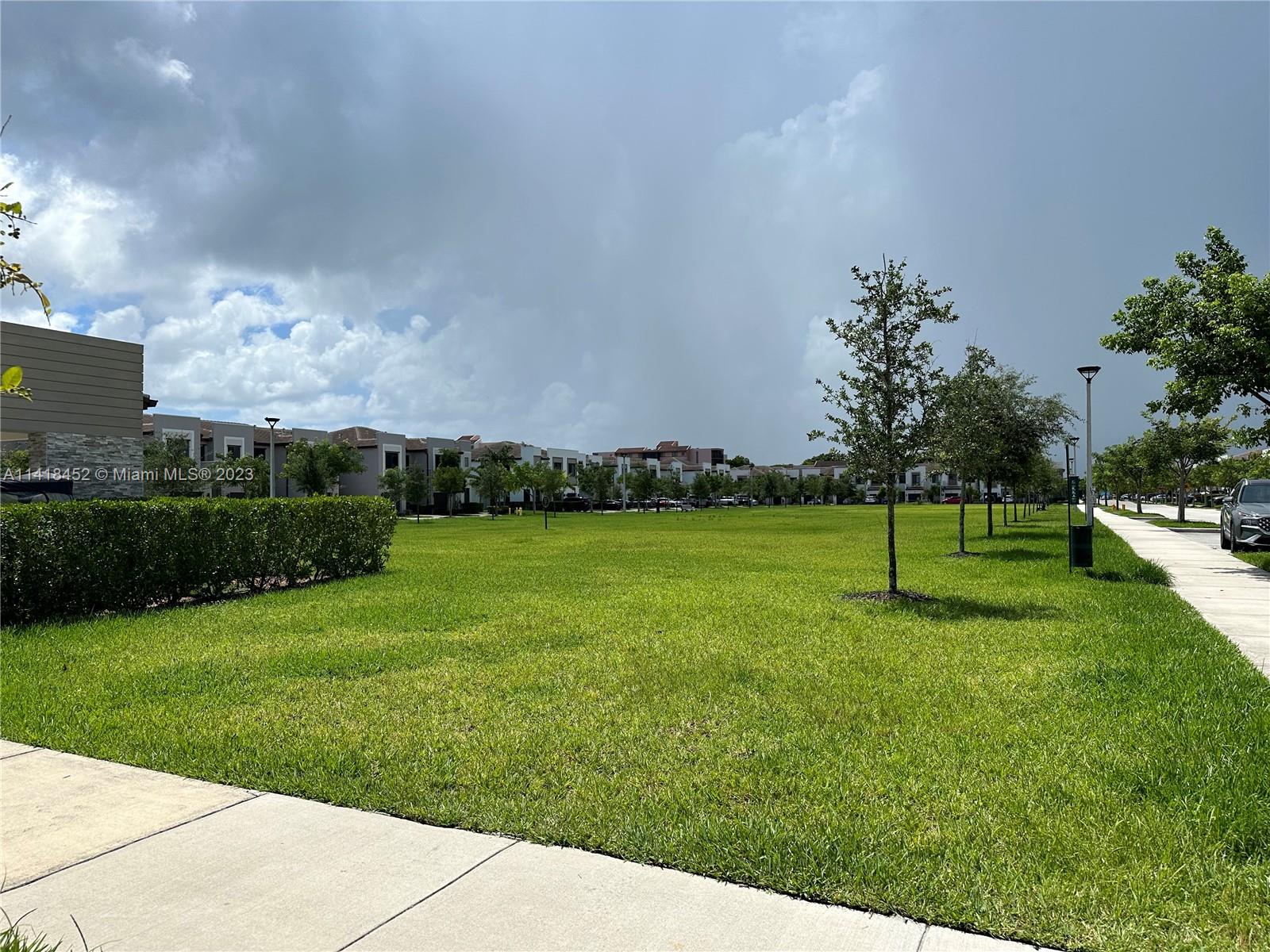 VIA VENTURA NEIGHBORHOOD - Residential