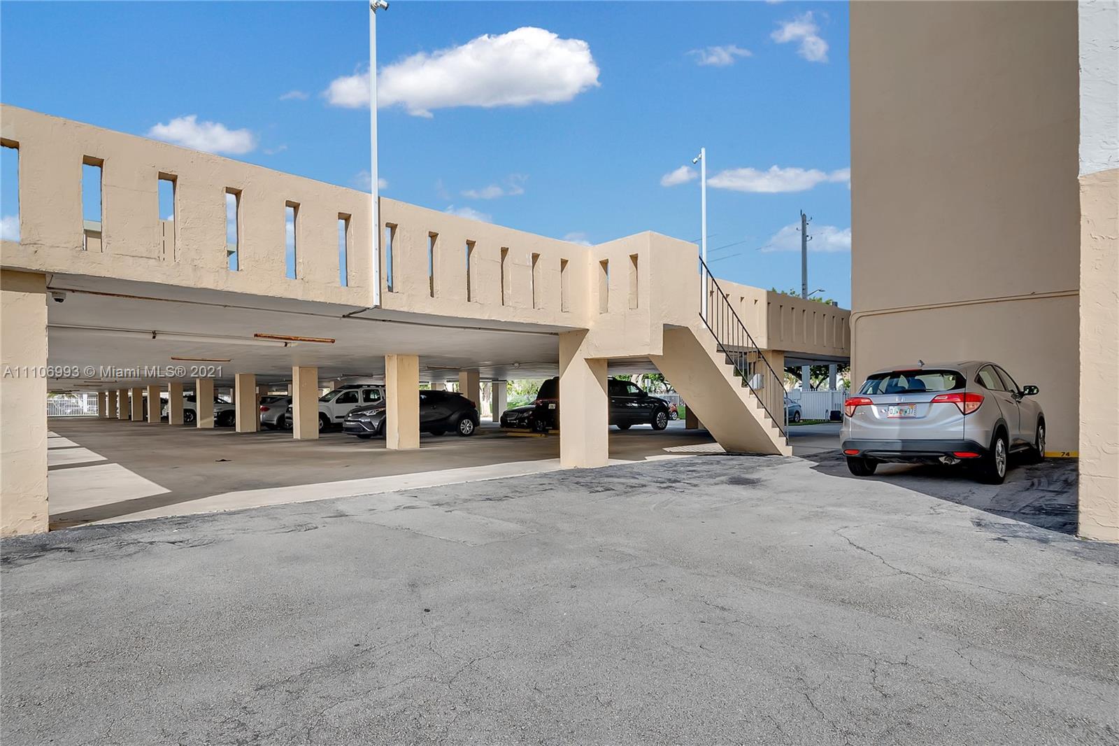 VECINO DEL MAR CONDO - Residential