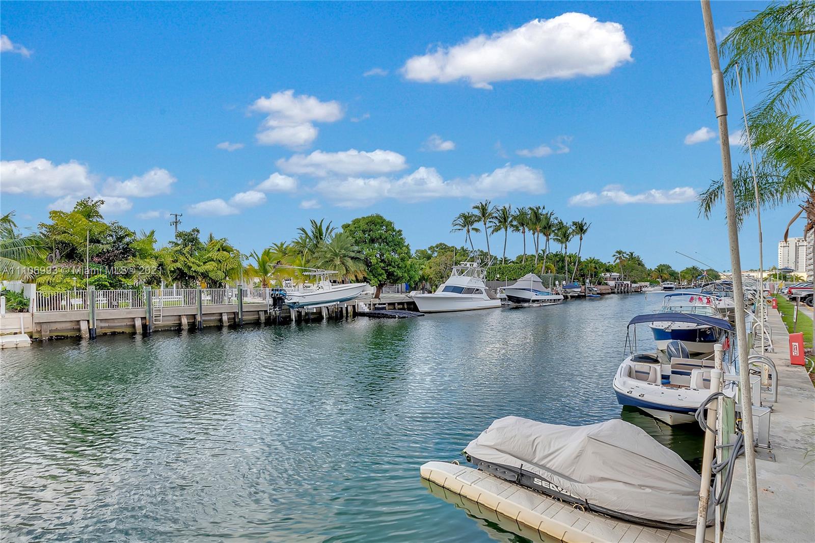 VECINO DEL MAR CONDO - Residential