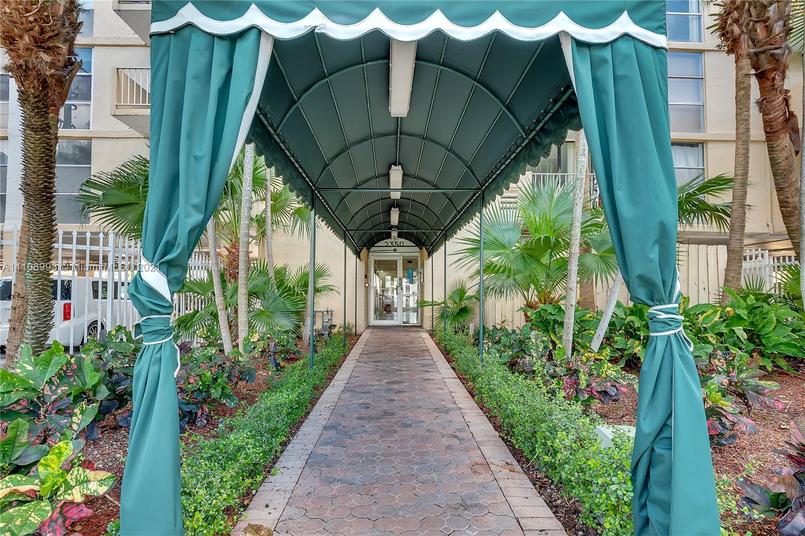 VECINO DEL MAR CONDO - Residential