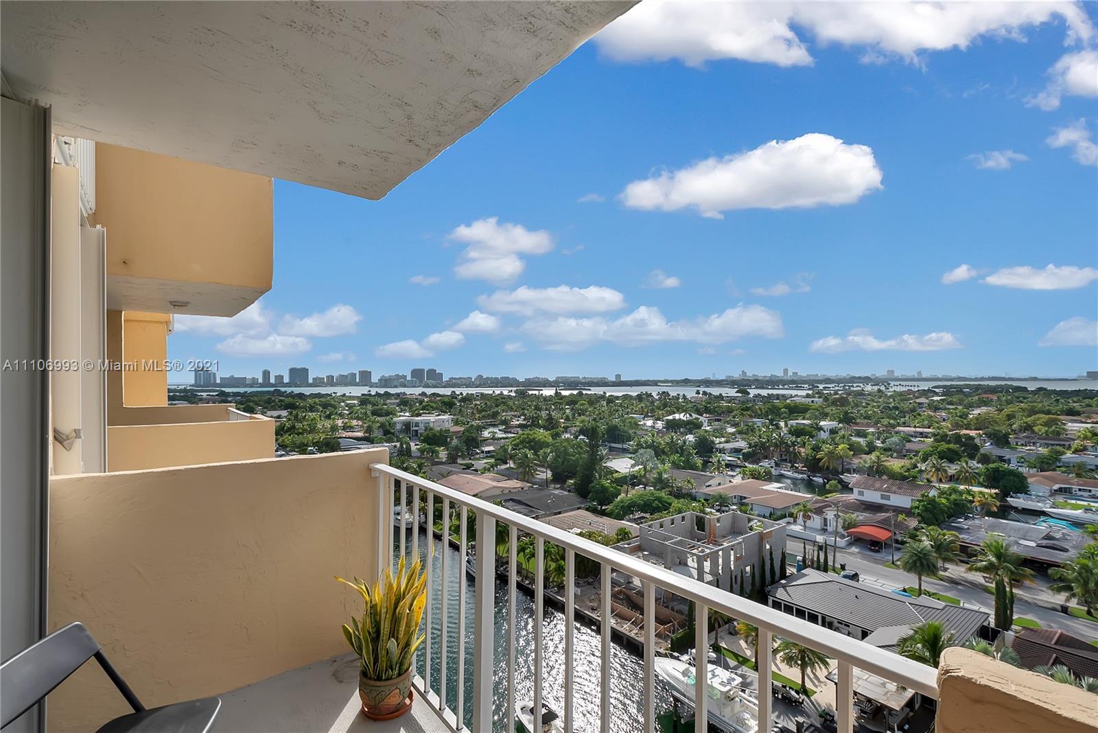 VECINO DEL MAR CONDO - Residential