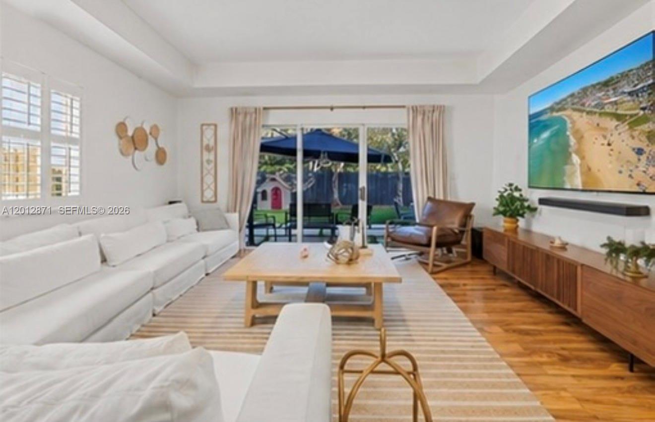 MIRENS PLACE - Residential