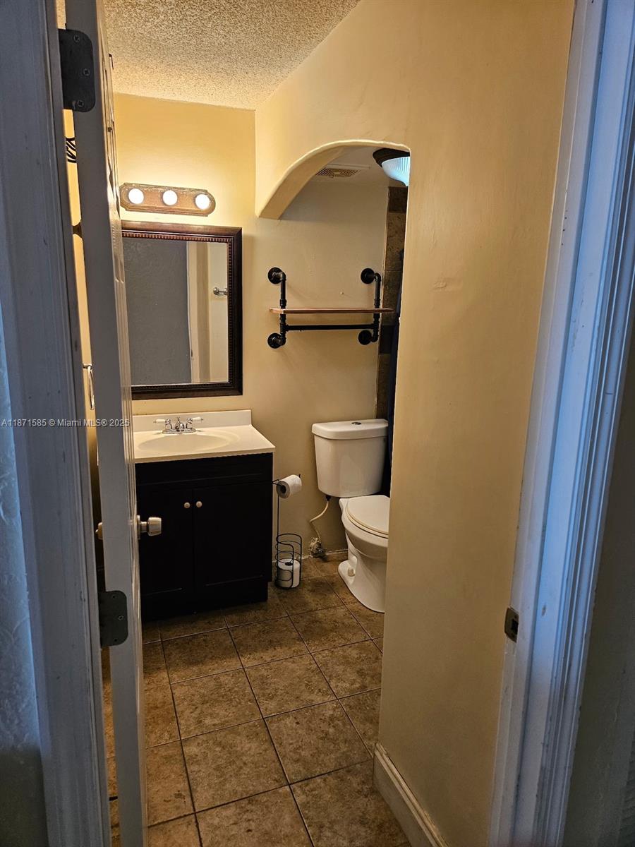 PIRATES COVE CONDOMINIUM - Residential