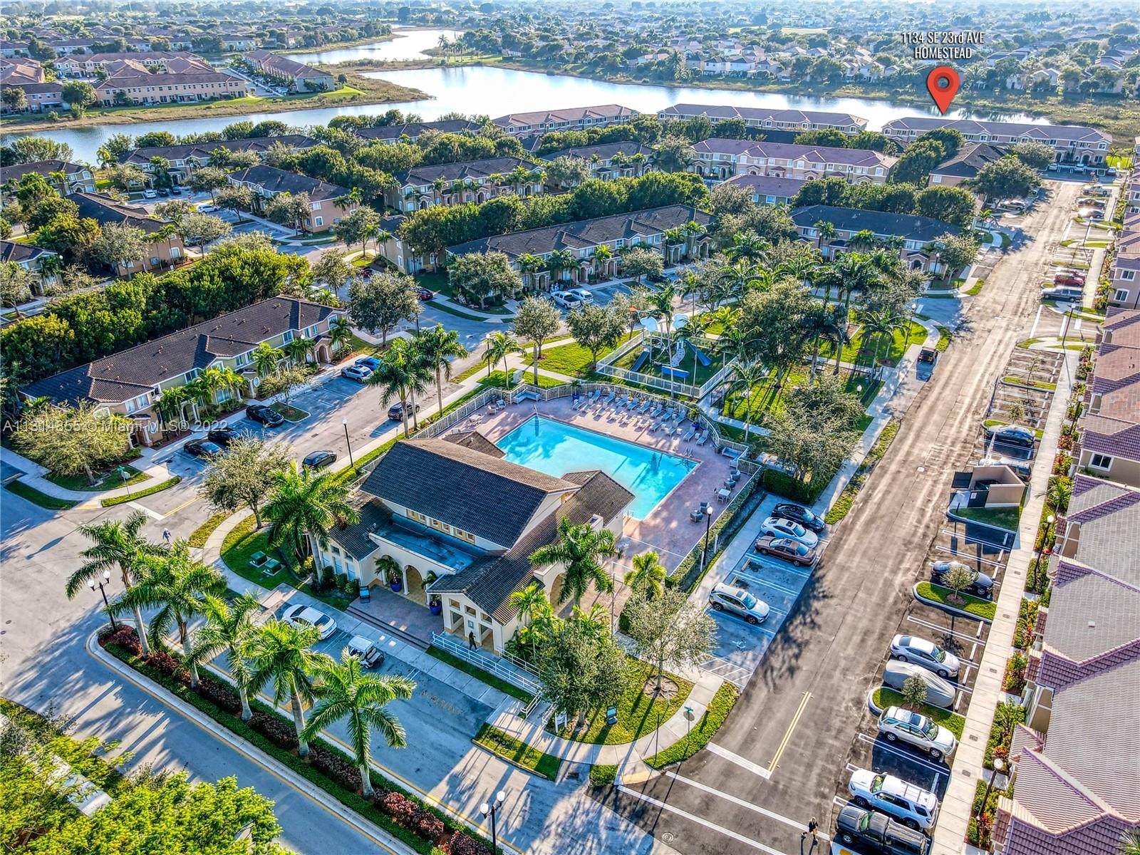 TOWNS AT SEASCAPE - Residential