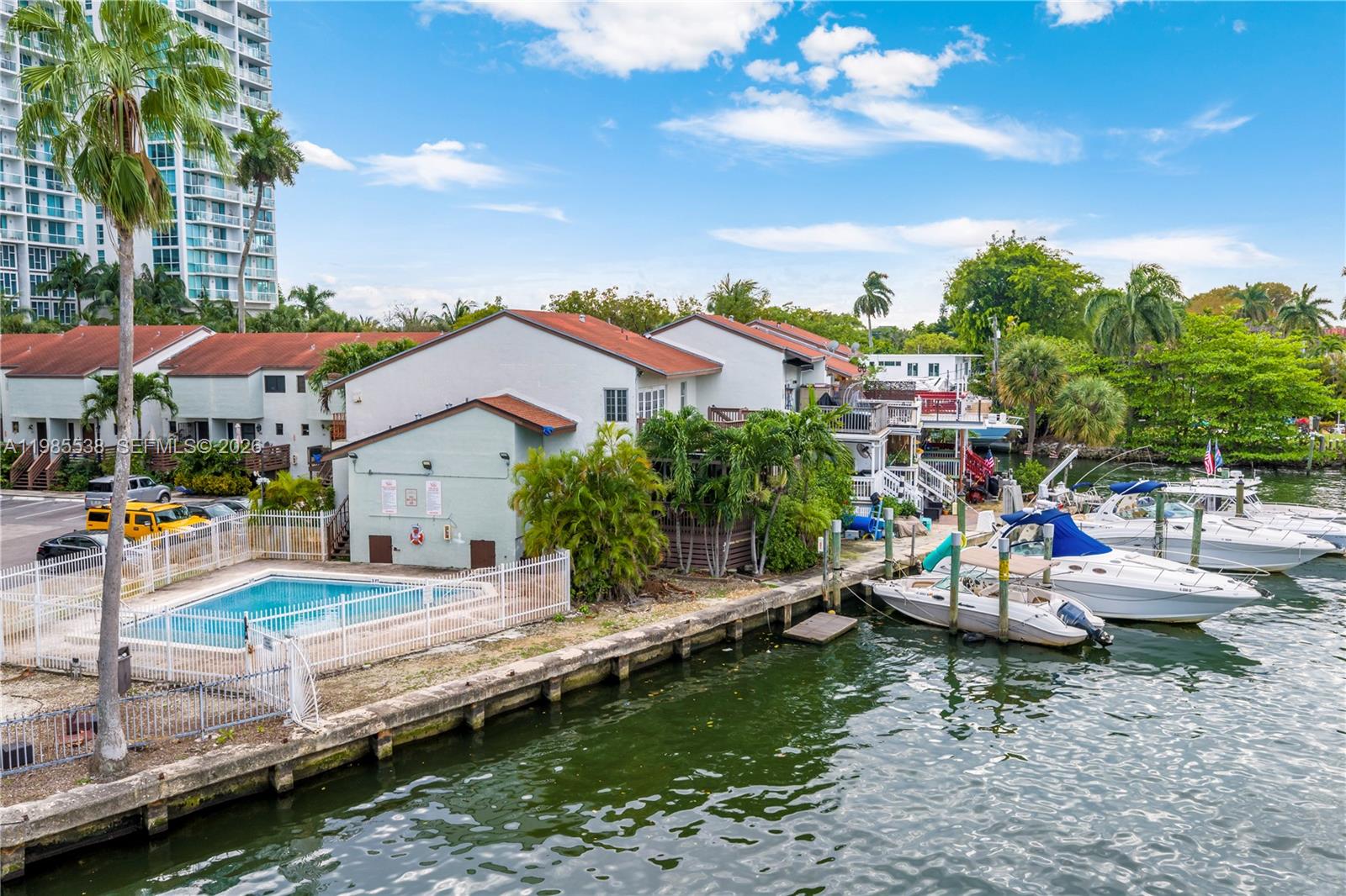 RIVER CLUB TOWNHOUSE COND - Residential