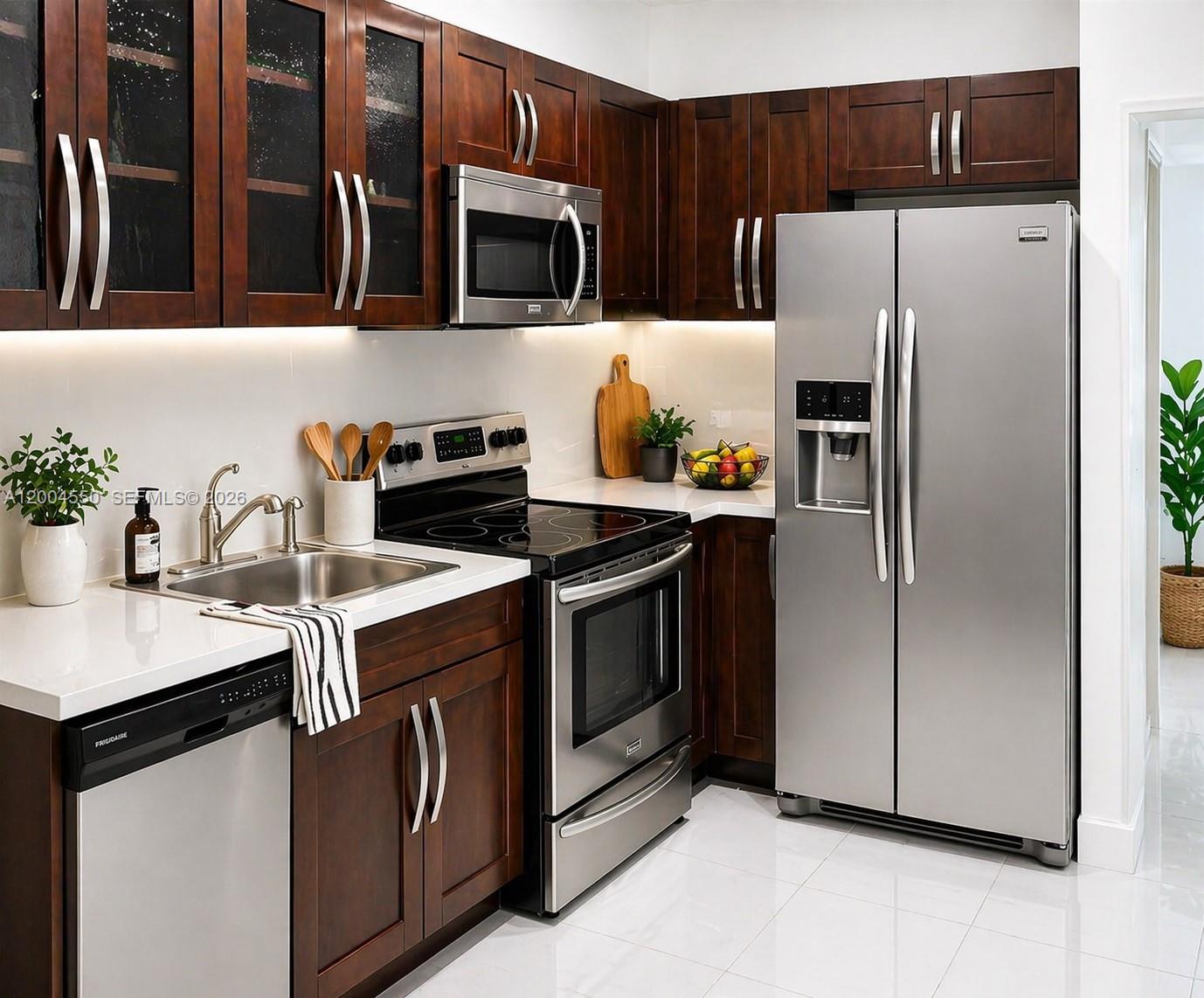 SOUTH MOON CONDO - Residential