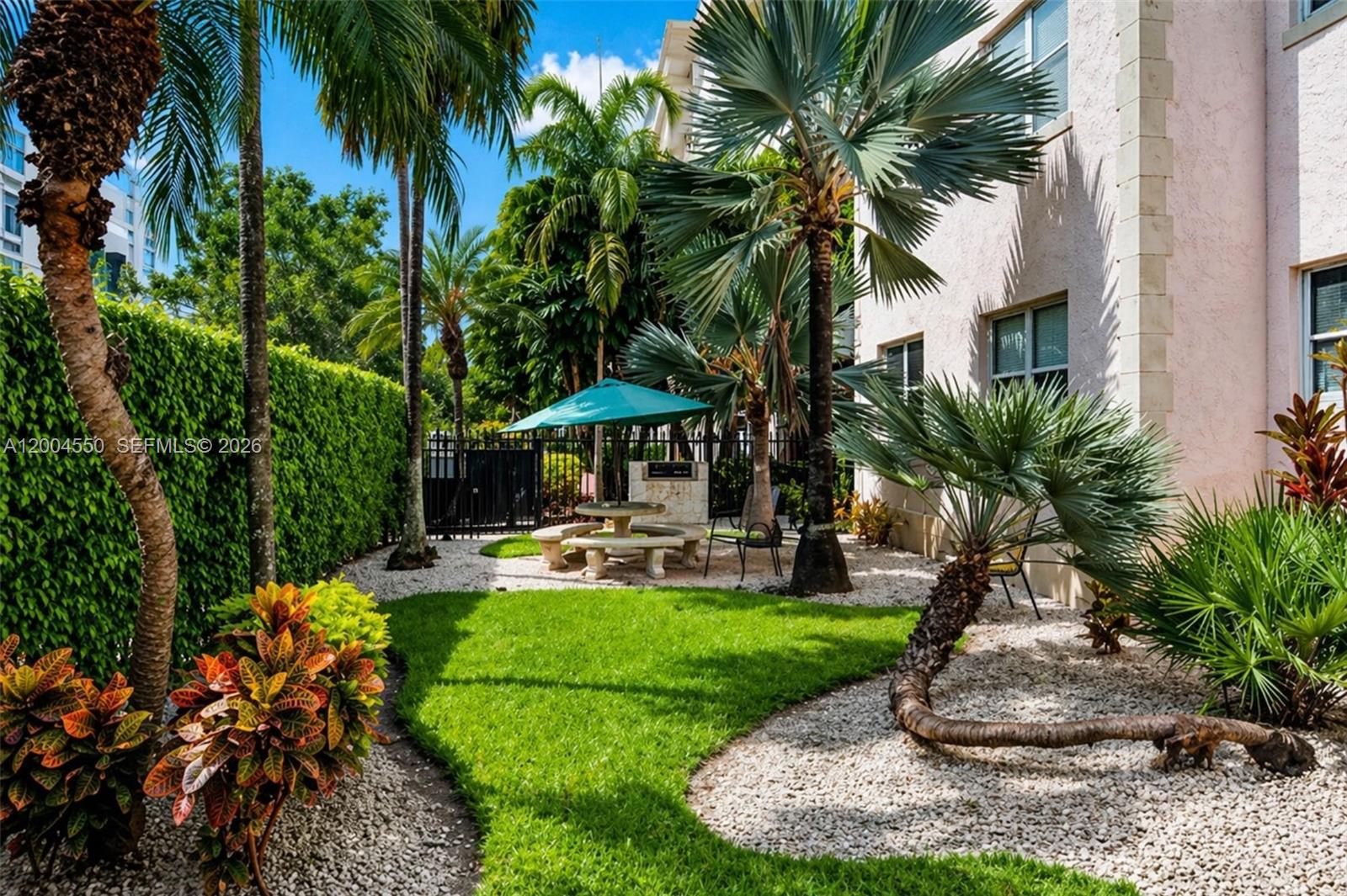 SOUTH MOON CONDO - Residential