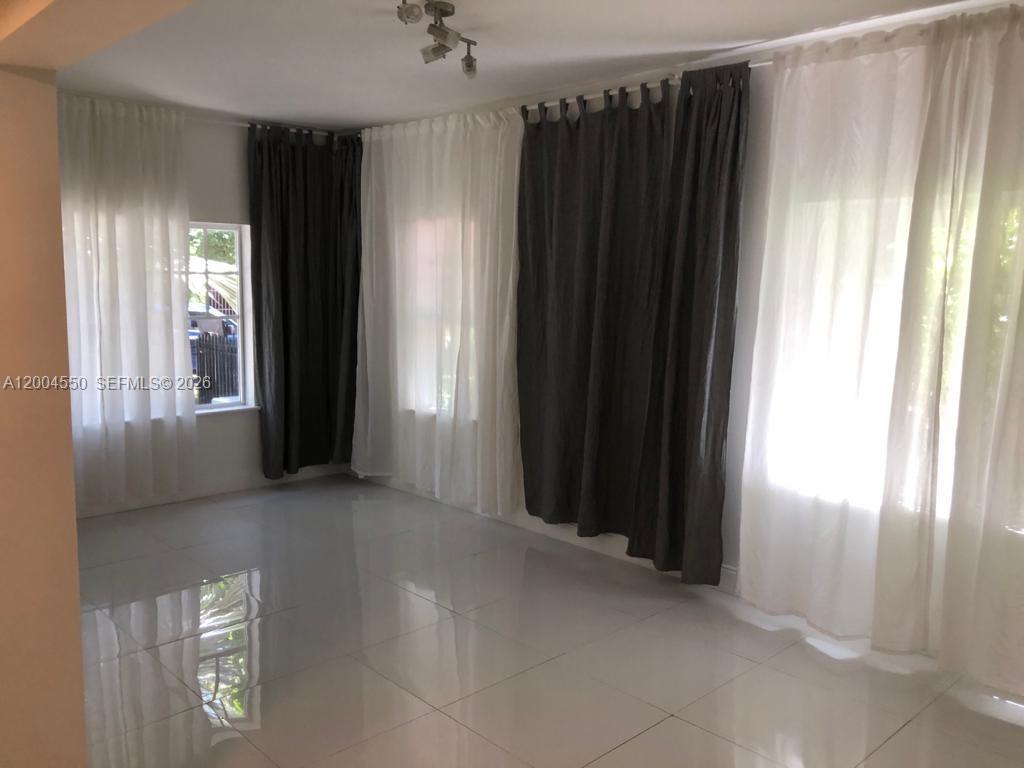 SOUTH MOON CONDO - Residential