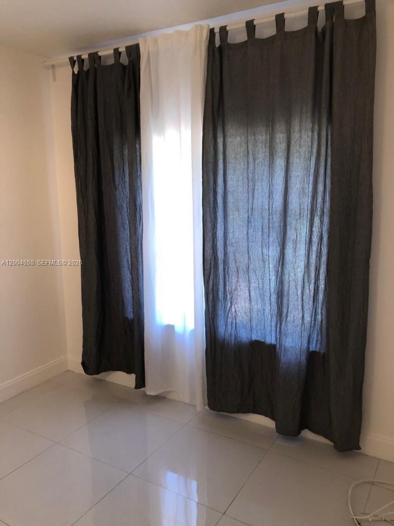 SOUTH MOON CONDO - Residential