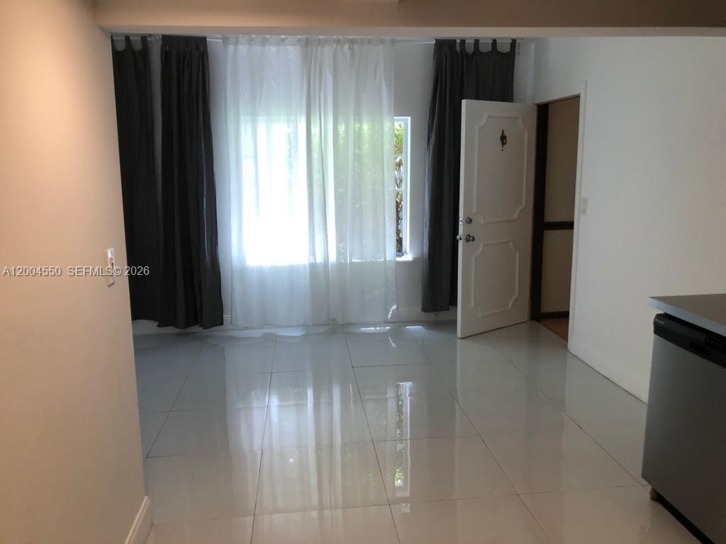 SOUTH MOON CONDO - Residential