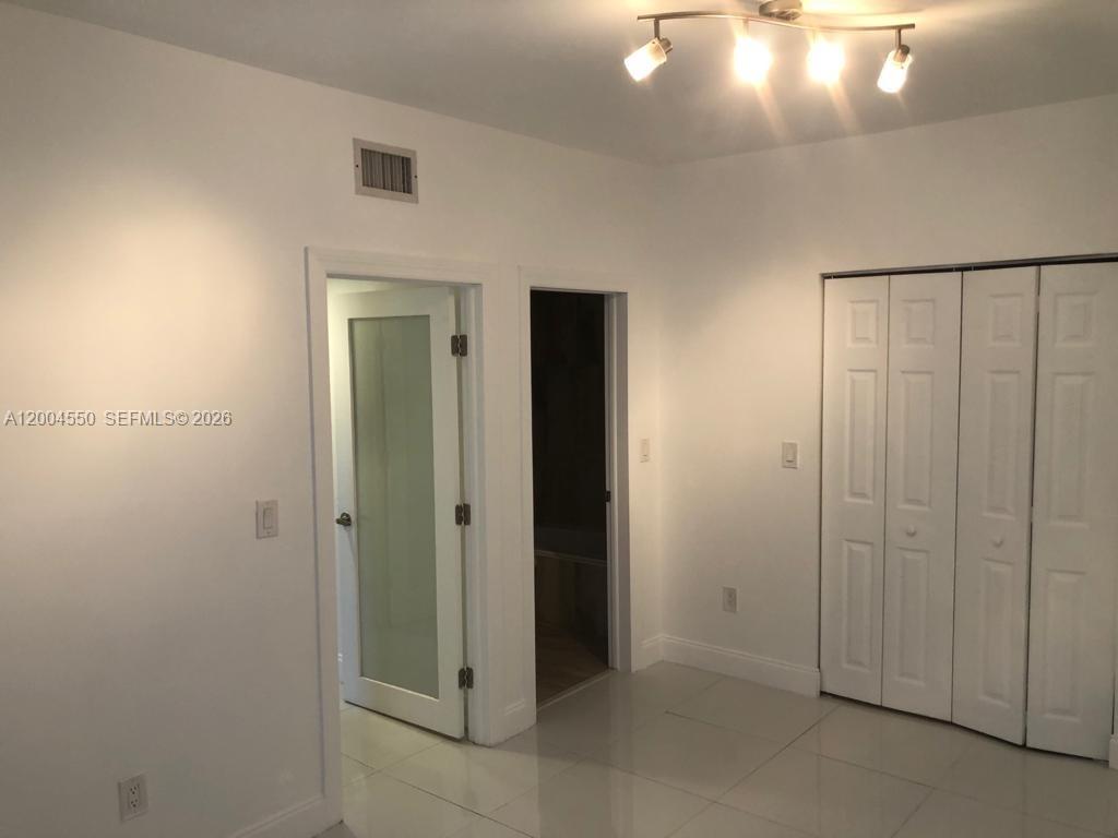 SOUTH MOON CONDO - Residential