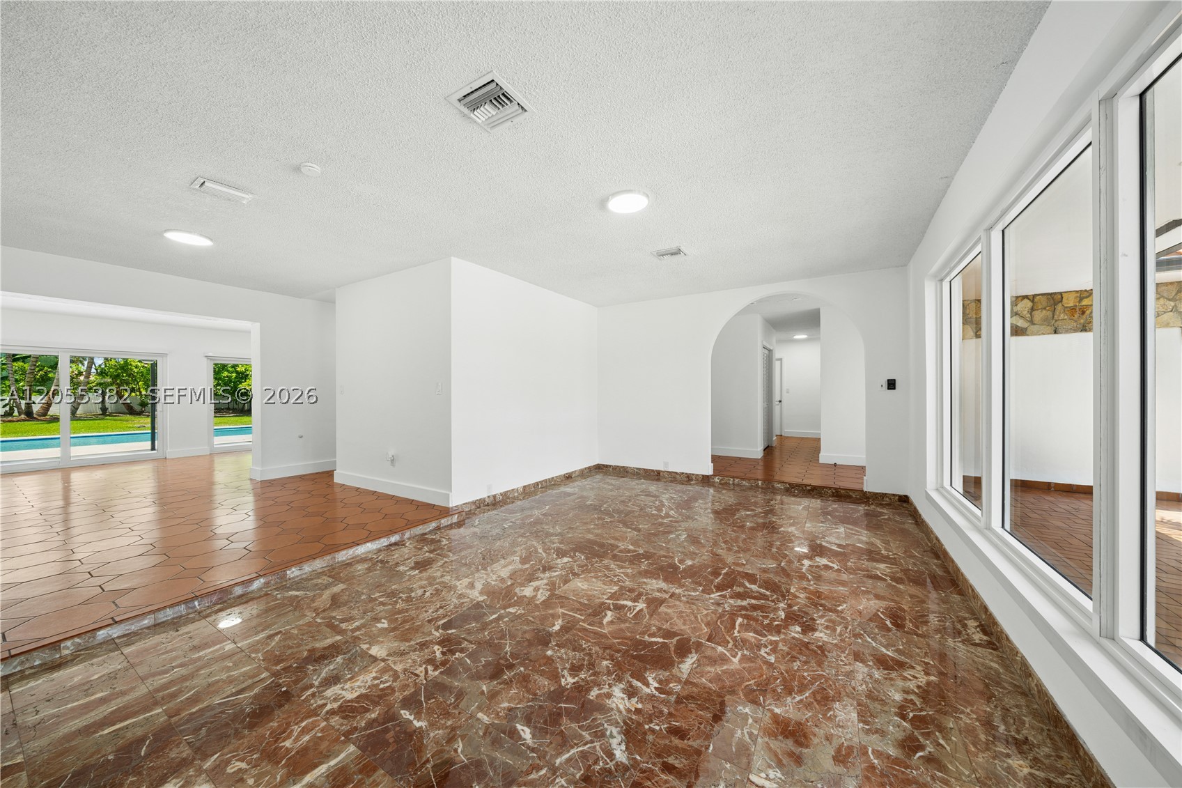 SWEETWATER ESTS SUB - Residential Lease
