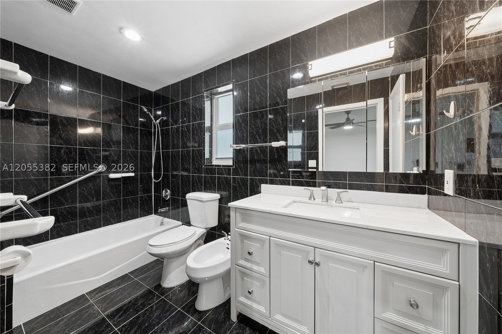 SWEETWATER ESTS SUB - Residential Lease