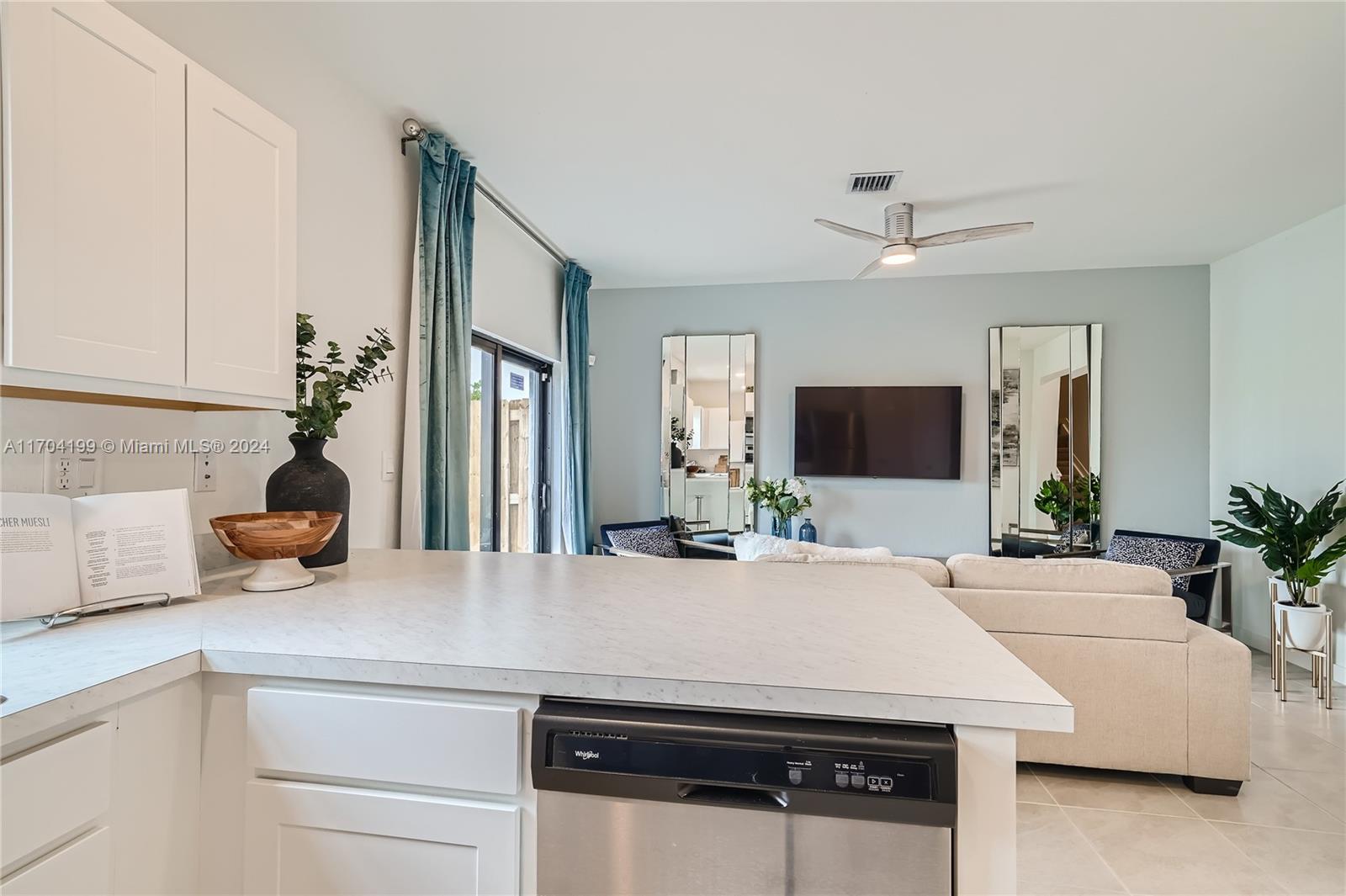 Palm Cay - Residential