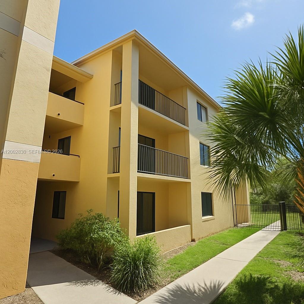 SUMMERBREEZE CONDO - Residential