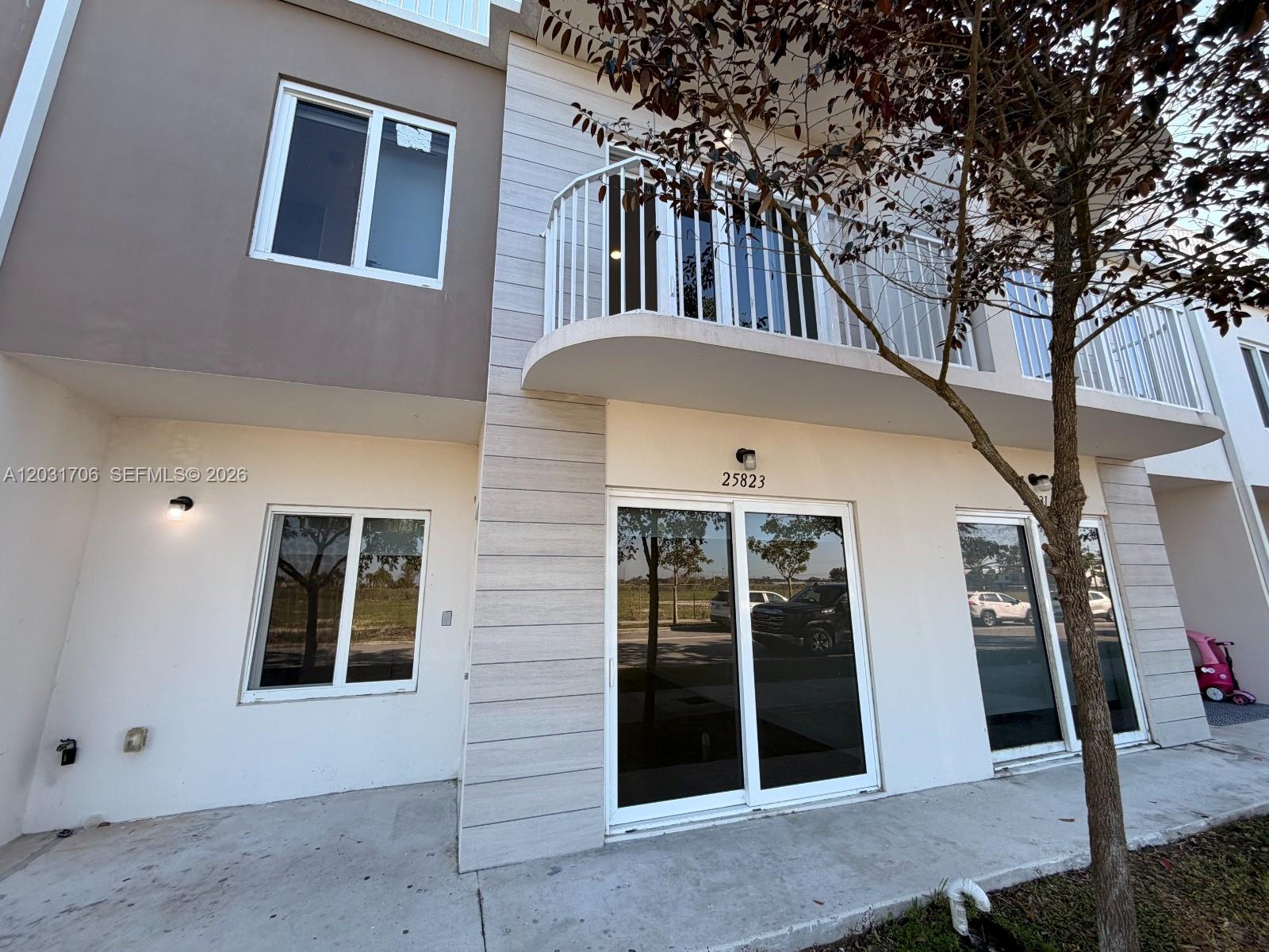 PARADISE ONE - Residential