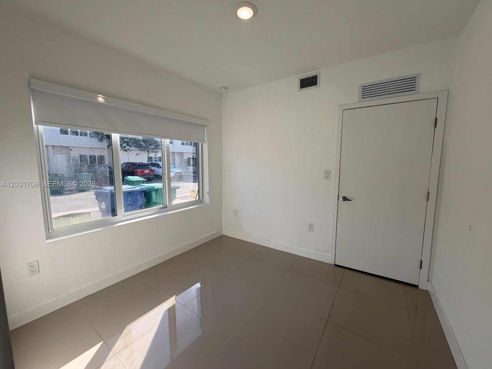 PARADISE ONE - Residential