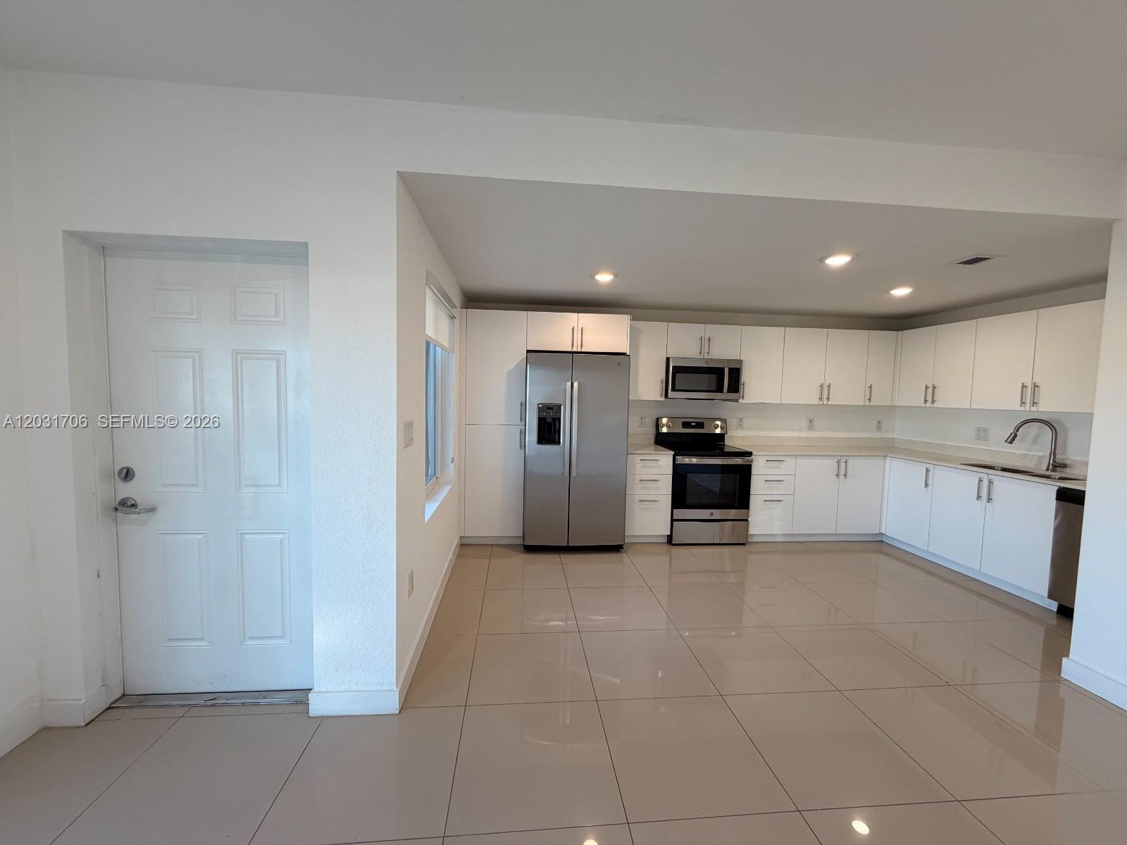 PARADISE ONE - Residential