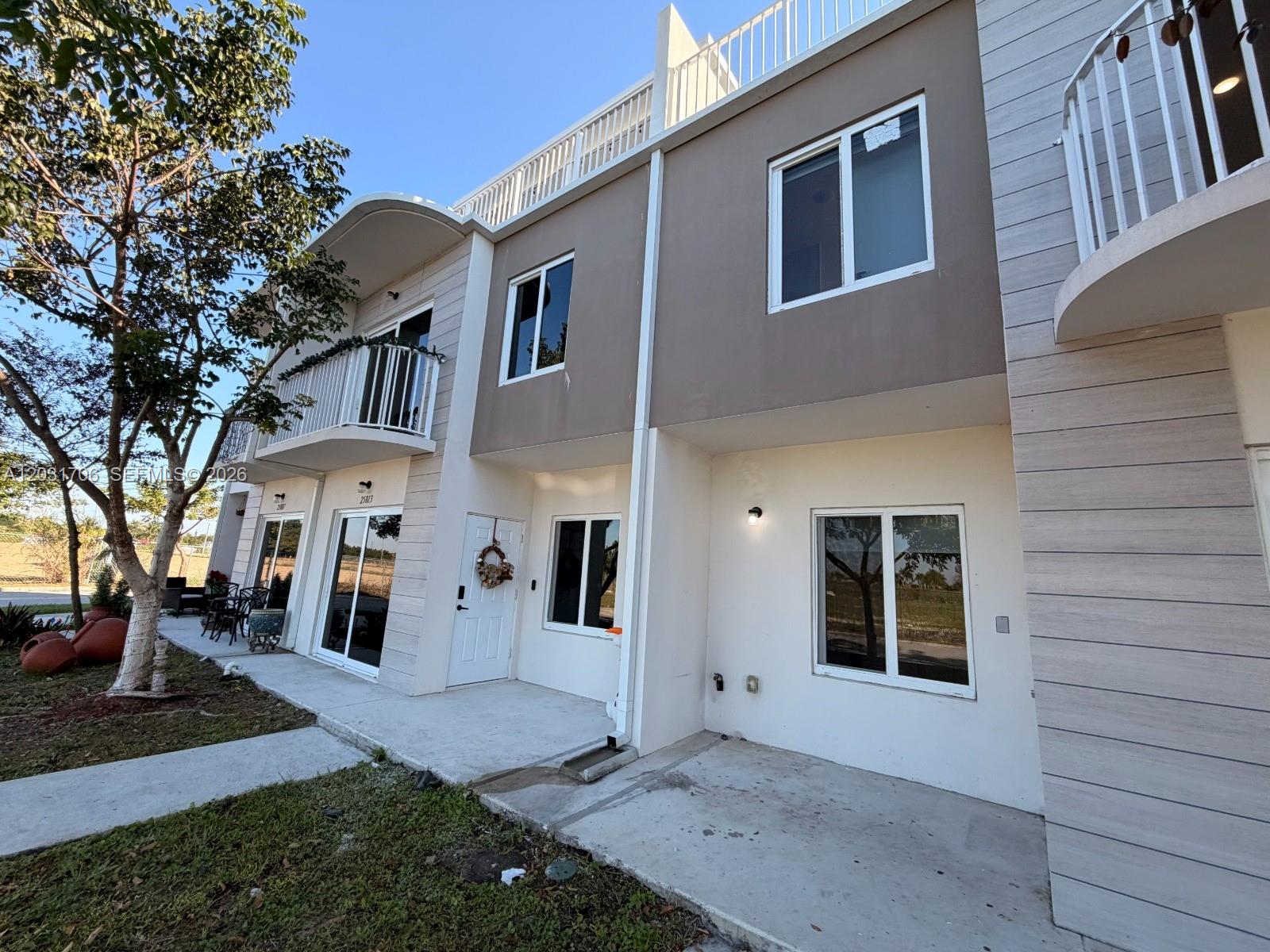 PARADISE ONE - Residential