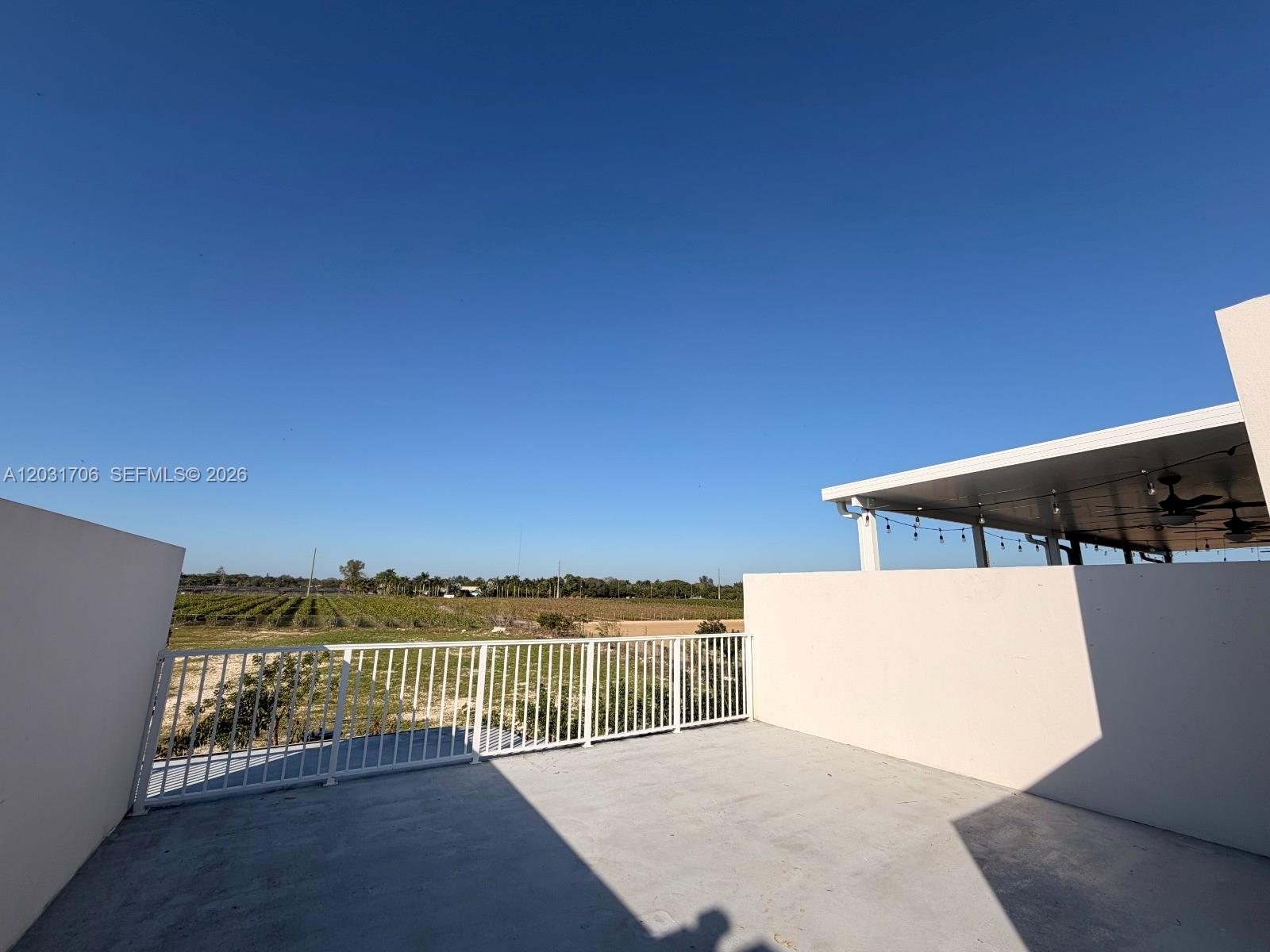 PARADISE ONE - Residential